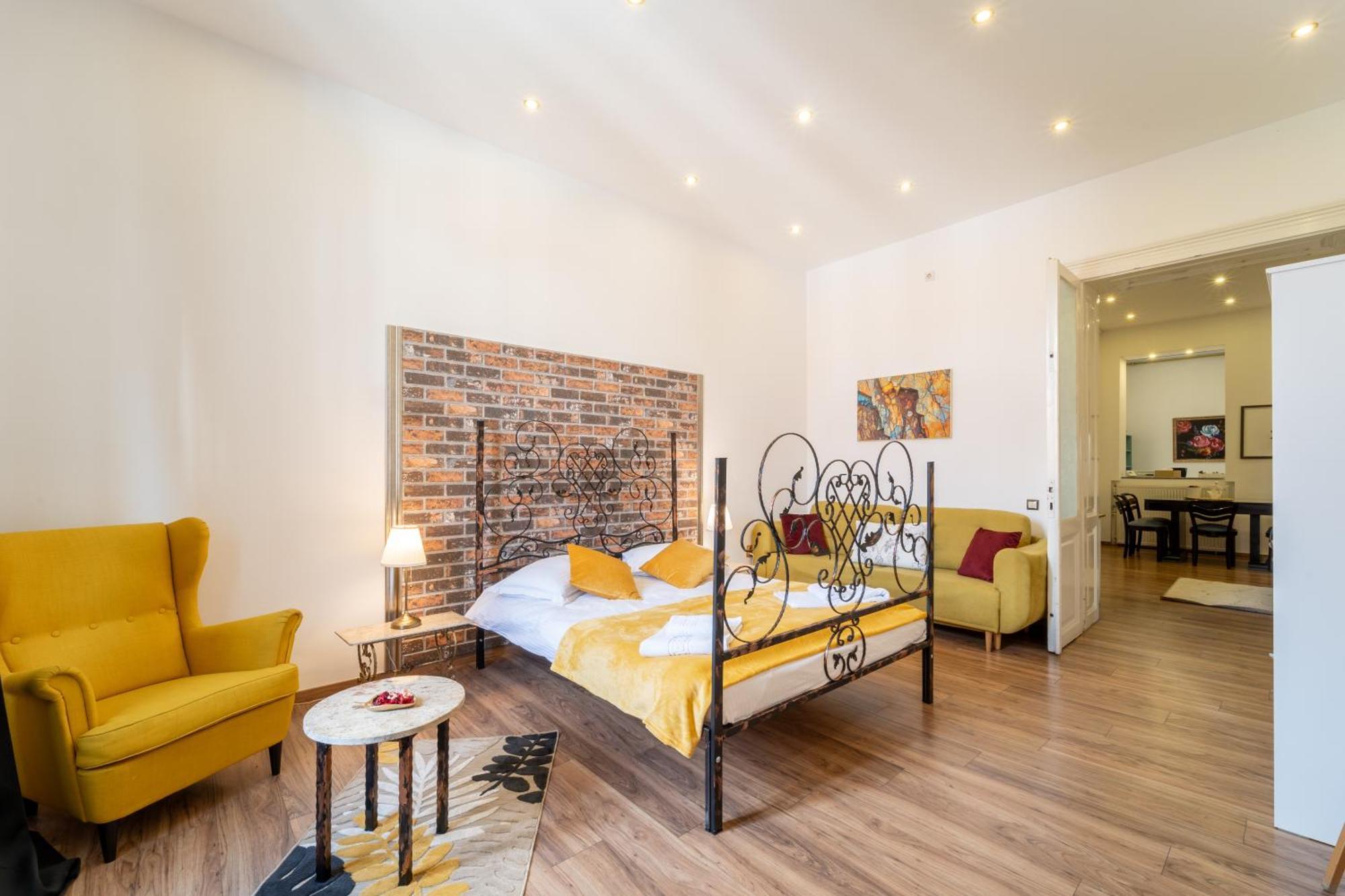 Cozy Spacious 5 Star Accommodation In The Heart Of Historic Center Клуж-Напока Екстер'єр фото